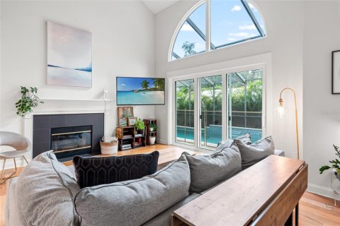 Villa ou maison à vendre à Tampa, Floride: 4 chambres, 247.03 m2 № 1877327 - photo 5