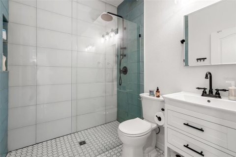 Villa ou maison à vendre à Tampa, Floride: 4 chambres, 247.03 m2 № 1877327 - photo 7