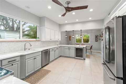 Villa ou maison à vendre à Tampa, Floride: 4 chambres, 247.03 m2 № 1877327 - photo 3