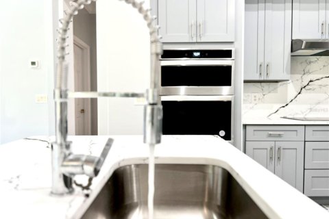 Casa en venta en Orlando, Florida, 6 dormitorios, 291.81 m2 № 1550407 - foto 15