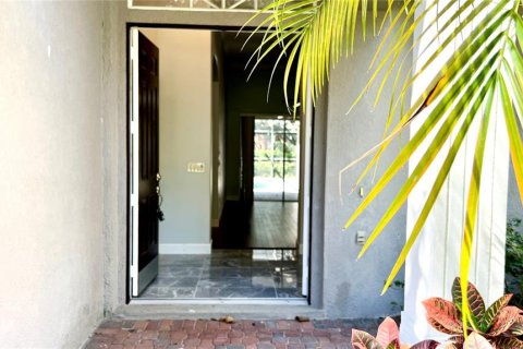 Casa en venta en Orlando, Florida, 6 dormitorios, 291.81 m2 № 1550407 - foto 7