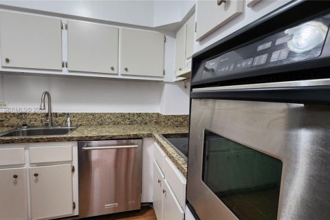 Copropriété à louer à Miami Beach, Floride: 1 chambre, 69.68 m2 № 2386959 - photo 7