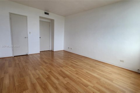 Copropriété à louer à Miami Beach, Floride: 1 chambre, 69.68 m2 № 2386959 - photo 13