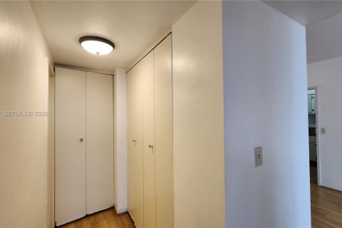 Copropriété à louer à Miami Beach, Floride: 1 chambre, 69.68 m2 № 2386959 - photo 11