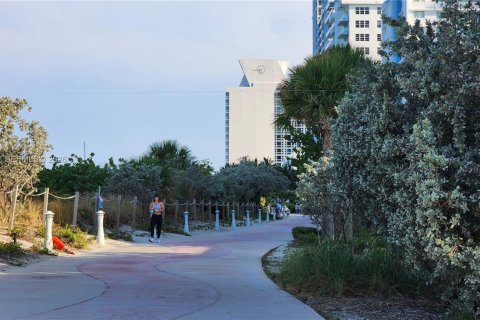 Copropriété à louer à Miami Beach, Floride: 1 chambre, 69.68 m2 № 2386959 - photo 22