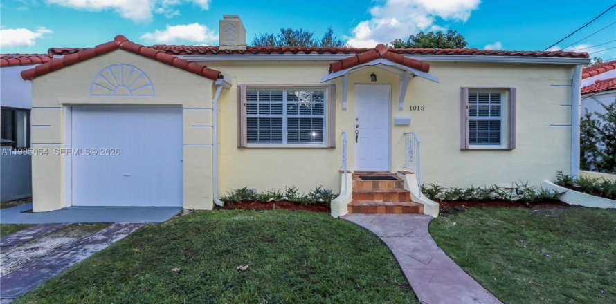 Дом в Корал-Гейблс, Флорида 3 спальни, 125.33м2 № 2050866