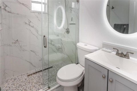 Снять в аренду виллу или дом в Корал-Гейблс, Флорида 3 спальни, 125.33м2, № 2050866 - фото 22