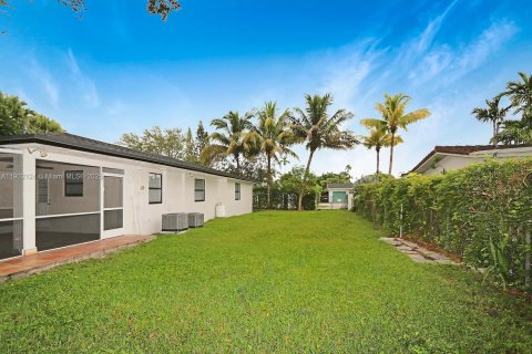 Casa en alquiler en South Miami, Florida, 4 dormitorios, 156.54 m2 № 1953603 - foto 23