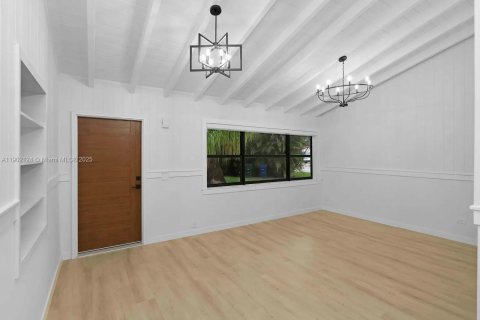 Casa en alquiler en South Miami, Florida, 4 dormitorios, 156.54 m2 № 1953603 - foto 5