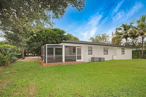 Casa en alquiler en South Miami, Florida, 4 dormitorios, 156.54 m2 № 1953603 - foto 22
