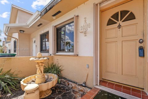 Купить виллу или дом в Майами, Флорида 1 комната, 134.34м2, № 2026713 - фото 2