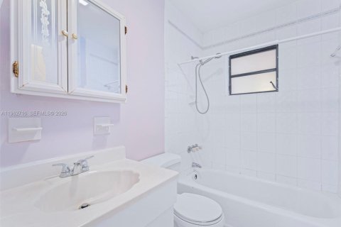 Купить виллу или дом в Майами, Флорида 1 комната, 134.34м2, № 2026713 - фото 19