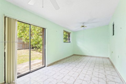 Купить виллу или дом в Майами, Флорида 1 комната, 134.34м2, № 2026713 - фото 28