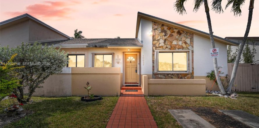 Дом в Майами, Флорида 1 комната, 134.34м2 № 2026713