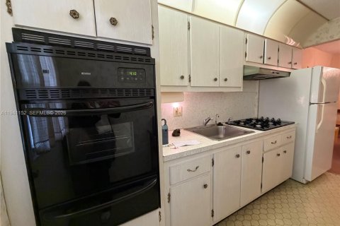 Condominio en venta en Miami Gardens, Florida, 1 dormitorio, 64.2 m2 № 2002091 - foto 7