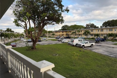 Condominio en venta en Miami Gardens, Florida, 1 dormitorio, 64.2 m2 № 2002091 - foto 16