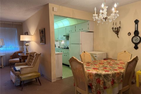 Condominio en venta en Miami Gardens, Florida, 1 dormitorio, 64.2 m2 № 2002091 - foto 4