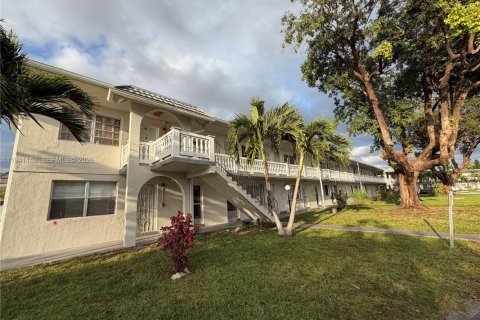 Condominio en venta en Miami Gardens, Florida, 1 dormitorio, 64.2 m2 № 2002091 - foto 17