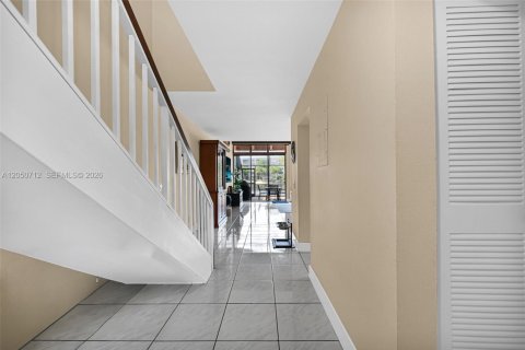 Townhouse in Pembroke Pines, Florida 3 bedrooms, 140.38 sq.m. № 2172977 - photo 19