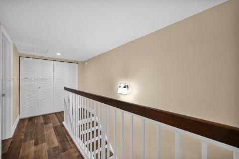 Townhouse in Pembroke Pines, Florida 3 bedrooms, 140.38 sq.m. № 2172977 - photo 22
