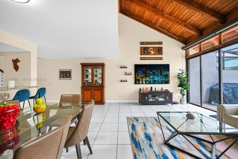 Townhouse in Pembroke Pines, Florida 3 bedrooms, 140.38 sq.m. № 2172977 - photo 8