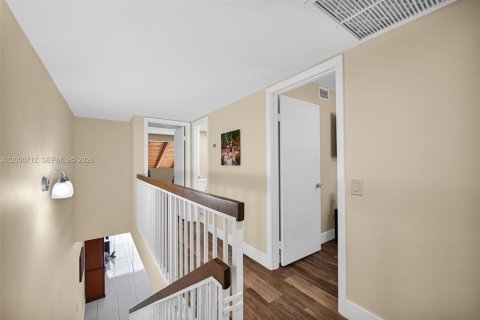 Townhouse in Pembroke Pines, Florida 3 bedrooms, 140.38 sq.m. № 2172977 - photo 21