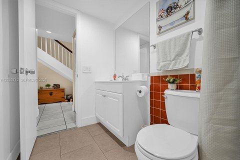 Townhouse in Pembroke Pines, Florida 3 bedrooms, 140.38 sq.m. № 2172977 - photo 18