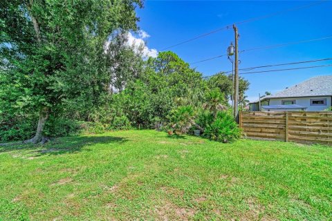 House in Englewood, Florida 2 bedrooms, 107.77 sq.m. № 2394291 - photo 4