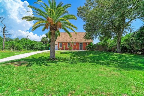 House in Englewood, Florida 2 bedrooms, 107.77 sq.m. № 2394291 - photo 2