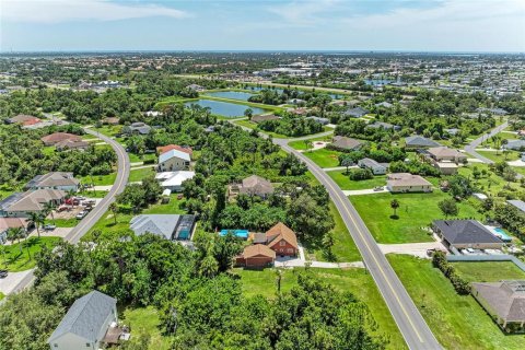 House in Englewood, Florida 2 bedrooms, 107.77 sq.m. № 2394291 - photo 16