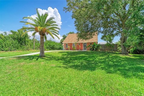 House in Englewood, Florida 2 bedrooms, 107.77 sq.m. № 2394291