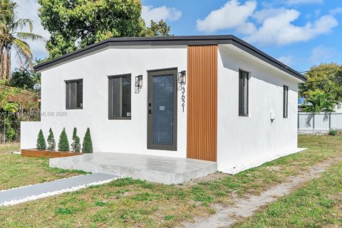 House in West Park, Florida 2 bedrooms, 53.14 sq.m. № 2032670