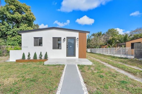 House in West Park, Florida 2 bedrooms, 53.14 sq.m. № 2032670 - photo 21