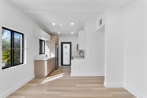 House in West Park, Florida 2 bedrooms, 53.14 sq.m. № 2032670 - photo 5