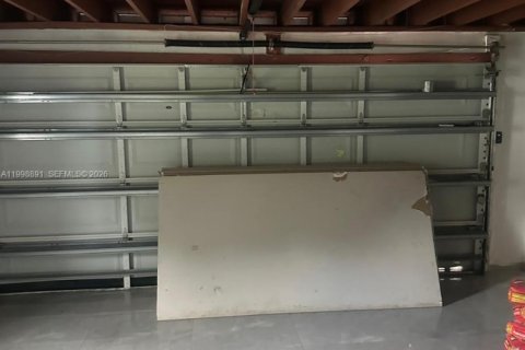 Casa en venta en Miami Gardens, Florida, 3 dormitorios, 83.61 m2 № 2060974 - foto 9