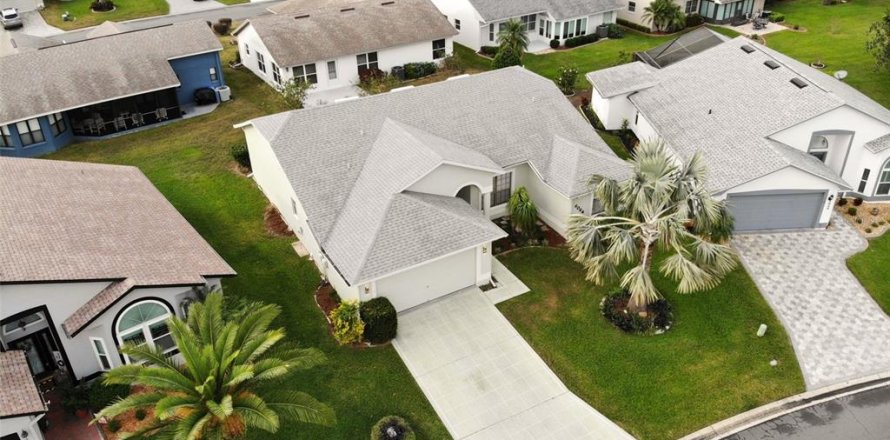 House in Lakeland, Florida 2 bedrooms, 152.82 sq.m. № 1533445
