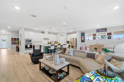 Villa ou maison à vendre à Wesley Chapel, Floride: 4 chambres, 251.67 m2 № 2142092 - photo 12
