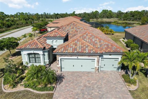 House in Venice, Florida 4 bedrooms, 209.12 sq.m. № 2231278