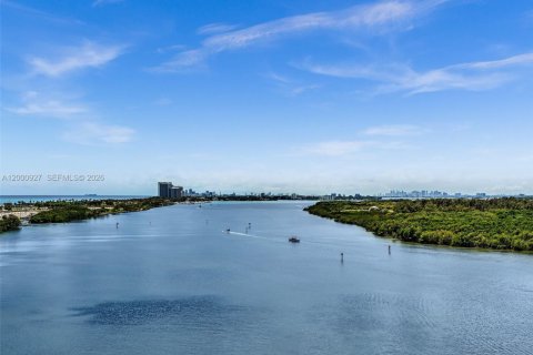 Кондоминиум с 2 спальнями в Санни-Айлс-Бич, Флорида № 2065139