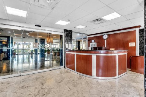 Снять в аренду кондоминиум в Санни-Айлс-Бич, Флорида 2 спальни, 104.05м2, № 2065139 - фото 3