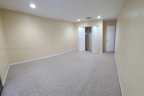 Снять в аренду квартиру в Хомстед, Флорида 2 спальни, 80.17м2, № 2080590 - фото 15
