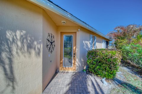 Casa en venta en Port St. Lucie, Florida, 3 dormitorios, 143.72 m2 № 2087830 - foto 2