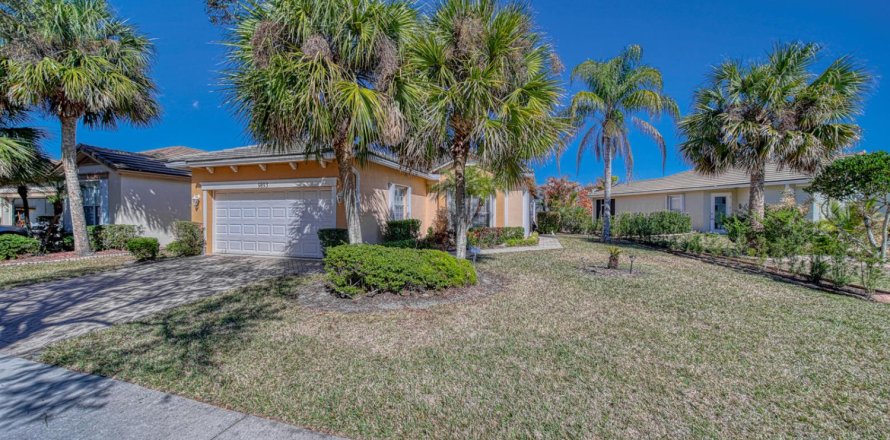 Casa en Port St. Lucie, Florida 3 dormitorios, 143.72 m2 № 2087830