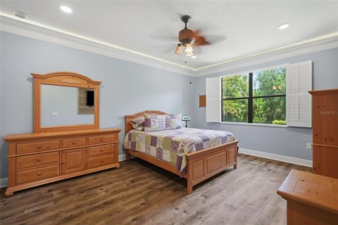 House in Tampa, Florida 4 bedrooms, 232.35 sq.m. № 2152048 - photo 15