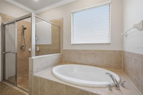 House in Tampa, Florida 4 bedrooms, 232.35 sq.m. № 2152048 - photo 16