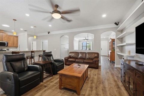 House in Tampa, Florida 4 bedrooms, 232.35 sq.m. № 2152048 - photo 8