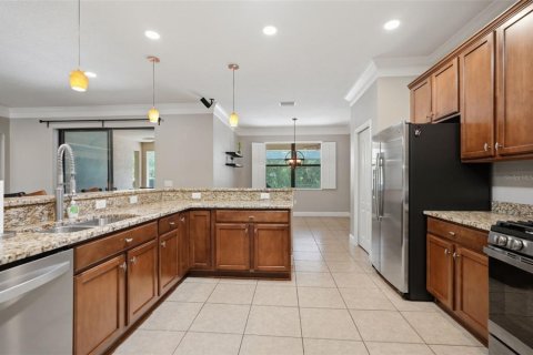 House in Tampa, Florida 4 bedrooms, 232.35 sq.m. № 2152048 - photo 11