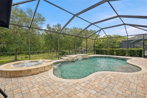 House in Tampa, Florida 4 bedrooms, 232.35 sq.m. № 2152048 - photo 2