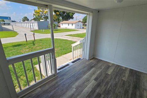 Immobilier commercial à vendre à Winter Haven, Floride: 4 chambres, 133.78 m2 № 1514046 - photo 4