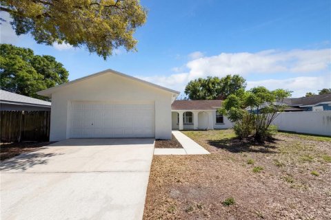 Casa en Brandon, Florida 3 dormitorios, 105.54 m2 № 2116116